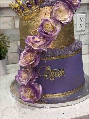 A birthday cake made for a Queen! #birthdaycake #Baker #fypシ゚viral #phillybaker #blackgirlluxury #birthdayparty #purpleandgold 