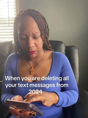 Deleting text messages #viral #trending #textmessages #fyp #foryoupage 