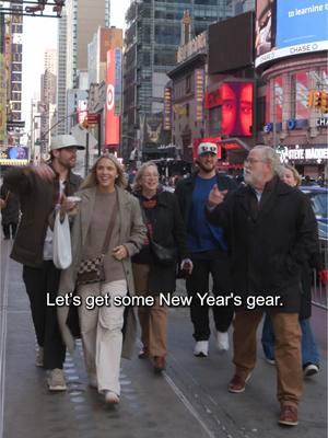 The city that never sleeps… and neither did we 🕺 We made it to Time Square for @New Year’s Rockin’ Eve with a front row seat to @TLC’s performance thanks to @carnival 🛳️ 🎉 #rockineve 