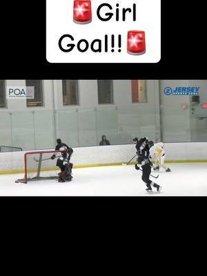 🚨Girl Goal ALERT!!🚨 Big props to Hopewell Valley's Grace Seamon who scored the go-ahead goal to give the Bulldogs a 3-2 lead in the first period against Bridgewater-Raritan. It's Grace's third career varsity goal playing for the HV boys and the first of her senior season!  #jerseysportszone #newjersey #fy #njhockey #hopewellvalley #girlgoal #girlshockey 