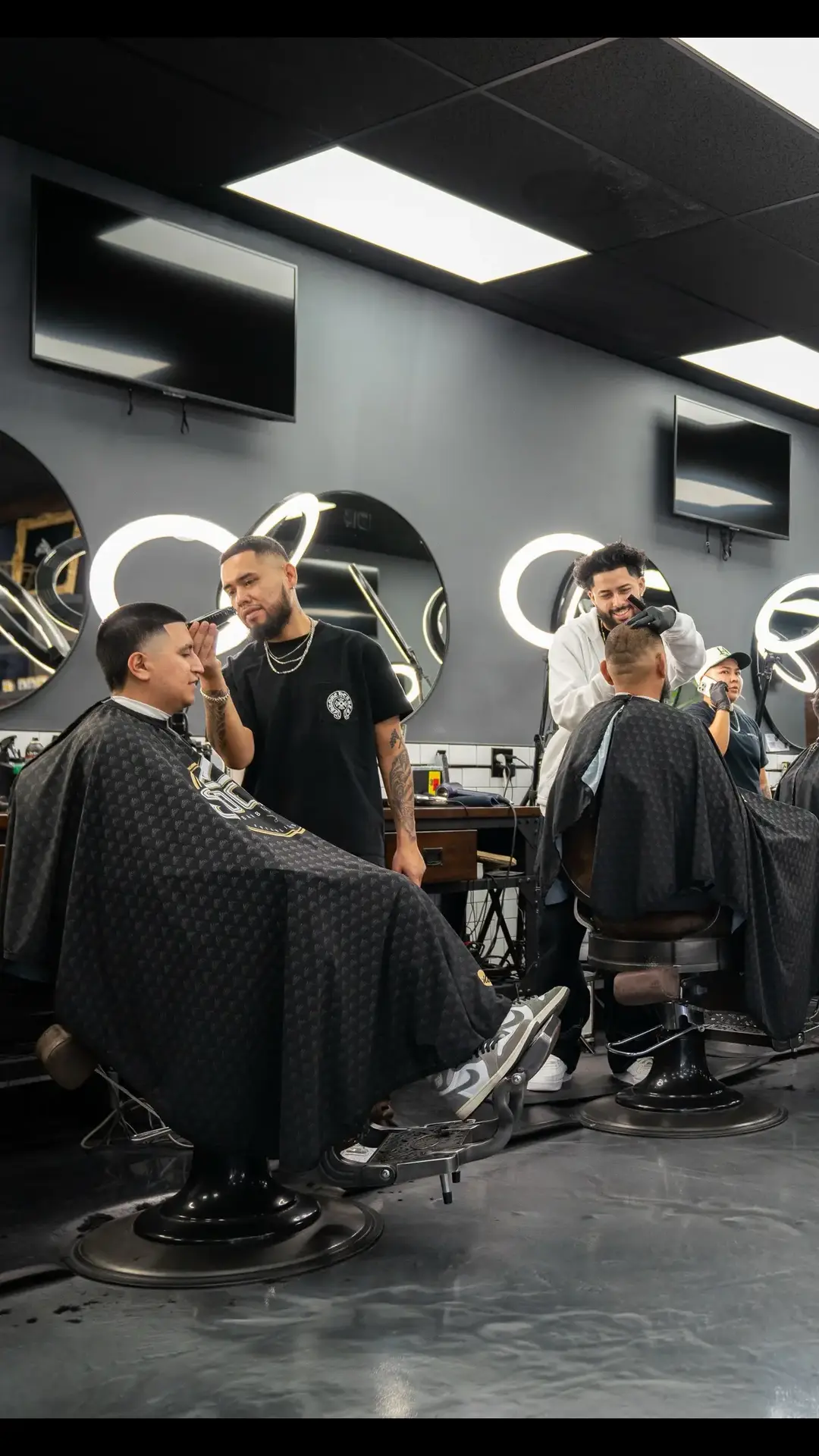 To book your appointment visit www.SocialBarbershop.com or give us a call at   ☎️1 (818) 280-3106 #SocialBarbershop  #Barber #LosAngeles #Northridge #Haircut #EndedUpAtSocial #Hair #BarberLife #FreshCuts #BarberShop #GroomingGoals #MensHair #FadeGame #Haircut #Barbering #fyp #fy 