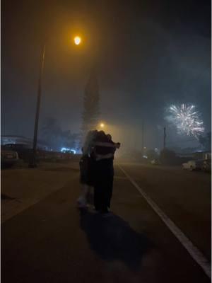 HAPPY NEW YEAR’S!!! 🥳🍾♥️ Que Dios Los bendiga y Que se canola su propósito en sus vidas para este año nuevo… #newyears #newyearseve #familyfirst #galanfamily #familiagalan 