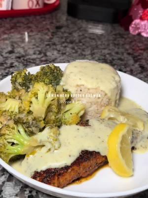 If you have never tried the lemon herb butter packet from mccormick , please do!! The sauce is unmatched. You can literally put it over anythingggg. 🔥😋 @Graza #fyp #EasyRecipes #salmon #salmonrecipe #blackenedsalmon #mccormick #mccormickseasonings #mccormickpartner #seafoodnetwork 