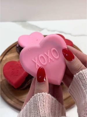 An easy treat for your valentine 💕🎀  #ValentinesDay #valentinesdaygift #EasyRecipes #diyvalentine #heartbrownie #valentinesdesserts #easysweetsrecipes #dessertsrecipes #aesthetic #pink 