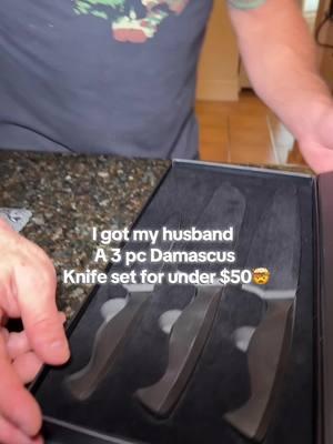 Justin loves his new 3 piece Damascus knife set! So good! @Justin Bachman #knifeset #knifesets #damascusknife #damascusknifeset #knivesoftiktok #spotlightfinds #tiktokshopcreatorpicks #TikTokShopHolidayHaul #newyearnewaura #kitchengadgets 