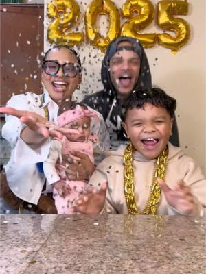 🎉2️⃣0️⃣2️⃣5️⃣ Happy New Year! From my family to yours. 2024 is one of the best years so far.  Can’t wait to bring in this next one.  Always grateful🙏🏽  #lasvegasfamily #familyvloggers #lasvegasfood #happynewyear #fyp #foryoupage #countdown 