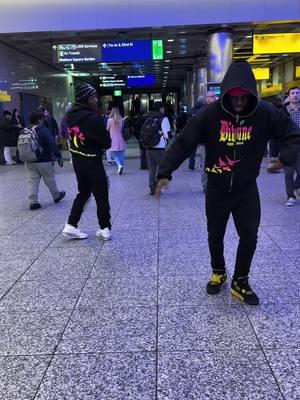 We love this dc @Zoe Baptiste 💪🏾🔥#viral #trending #moneymakingmase #dancer #fyp #nyc #dance #litefeet #subway #newyears @Noahh ✪ 