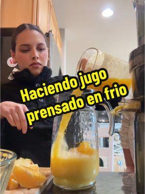 Jugo prensado en frio #jugosnaturales #jugosverdes #jugodetox #recetafacil #jugos 