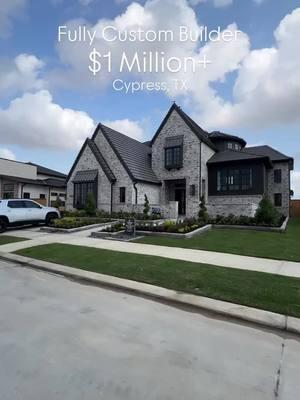 You must see this master bathroom if you like minimalist designs 🛀 💵 Homes from: $1,000,000+ 5 Beds 5.5 Baths 4,959 sqft 📍Cypress, TX Follow me to see more homes like this one! ✨ Click the link in bio or feel free to give me a call. Contact me for all your real estate needs. 📱 (956) 312-1807 ✉️ Manuel@whitehousegp.com #realestate #newhomes #houstonrealestate #interiordesign #dreamhome #houstonhomes #luxuryhomes #houstonrealtor #texasrealtor #luxuryrealestate #openhouse #housetour #hometour #firsttimebuyer #texas #htxrealtor #texashome #texasliving #properties #houston #explore #explorepage #houstonhomesforsale #firsttimehomebuyers #movingtohouston #movingtotexas