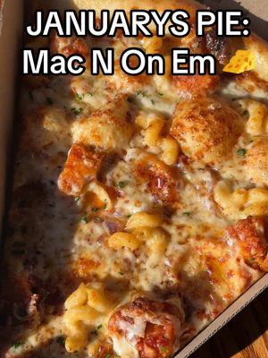 Introducing the reason your New Year’s resolution won’t last.  #PIEZAA #whatitdough #pizzalover #macncheese 