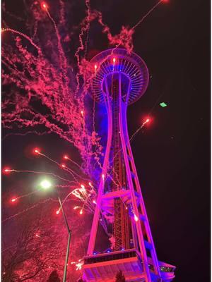 Espectáculo de Noche vieja en Seattle, un sueño 🫀  #paratiiiiiiiiiiiiiiiiiiiiiiiiiiiiiii #seattle #nochevieja #luces #spaceneedleseattle #añonuevo 