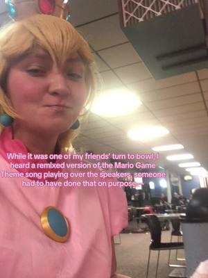 Another thing from my birthday (December 30th) This had to be on purpose— #MarioGames #Bowling #BirthdayParty #VideoGamePrincessPeach #Cosplay 