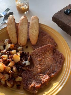 @Cooking with Cajun you be proud of me ole buddy!!!  #talkaboutitoutdoors #chasingweekends #mr130 #happynewyear #2025 #cornbread #beans #porkchops #potatos #king #mealprep 