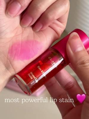 I think this beats Benetint 😳 I was so shook at how strong this stain is! It’s super lightweight on the lips and definitely will stay on the whole day! #clarins #clarinslipstain #lipproducts #makeup #TikTokShop #tiktokshopfinds 