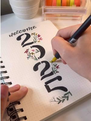 your sign to start journaling this year 🤍🤍 #bulletjournaling #2025bulletjournal #journalingideas #journaling #bujoinspiration #bujo #2025bujosetup #bulletjournalingspreads 