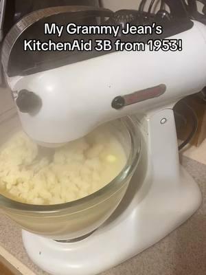 Making Mashed Potatoes with my KitchenAid 3B! Still runs like a champ! #kitchenaid #kitchenaidmixer #kitchenaidstandmixer #kitchenmixer #cooking #kitchen #retro #vintage #vintageappliance #history #50s #family #housewife #homemaker #gram #grandmother 