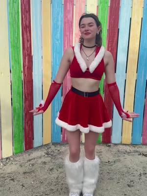 #sandychristmas #samithompson #officialsamithompson #fyp #foryoupage #beach 