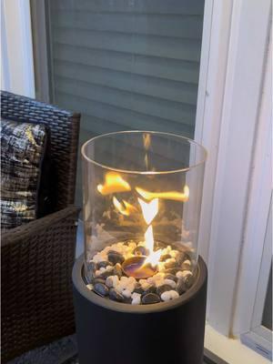 Bringing indoor decor to the outside 🔥 #frontporch #outdoordecor #homedecor #details #firepit #blackandgolddecor 