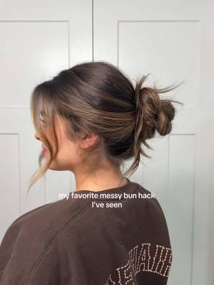 and it only takes 5 seconds! #messybun #messybuntutorial #hairhack #cutehairstyles #hairstyle #hairtutorial #cutehairstyles #simplehairstyle #easyhairstyles #fasthairstyle #quickhairstyle 