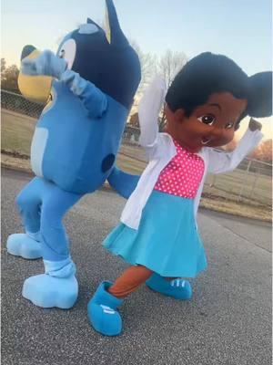 The dynamic duo you didn’t know you needed! 😂 Your favorite inspired friends! Tee’s Cartoon Club is coming to take everything that’s OURS in 2025 🔥 #teescartoonclub #memphismascots #choose901 #mascotrentals #partycharacters #fun #memphis #inspiredbluey #inspiredgraciecorner 