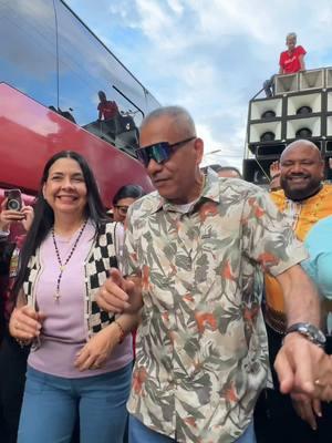 Desde #ElCallao el Gobernador Ángel Marcano declara el Grito de los Carnavales del Oro 2025!!! Viva Venezuela mi Patria Querida!!! @Nicolás Maduro @AmarcanoPSUV #venezuela 