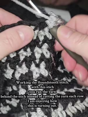 Let work a new stich!  Have you made anything with the Houndtooth stitch?  Let me know what you made.  #crochet #houndstooth #stitch #happynewyear #crochetstitch #crochetaddiction #crocheteffect #followalong #CerealCerdik 