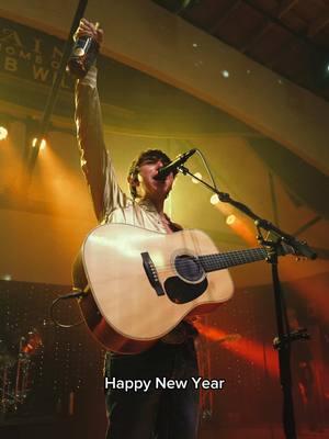 HAPPY NEW YEAR from Cain’s Ballroom!!!! Thank you all for celebrating with us last night! I felt there wasn’t a better song to start the year off with than a @Turnpike Troubadours song! #wyattflores #tulsa #nye #ringingintheyear #oklahome #newyear 