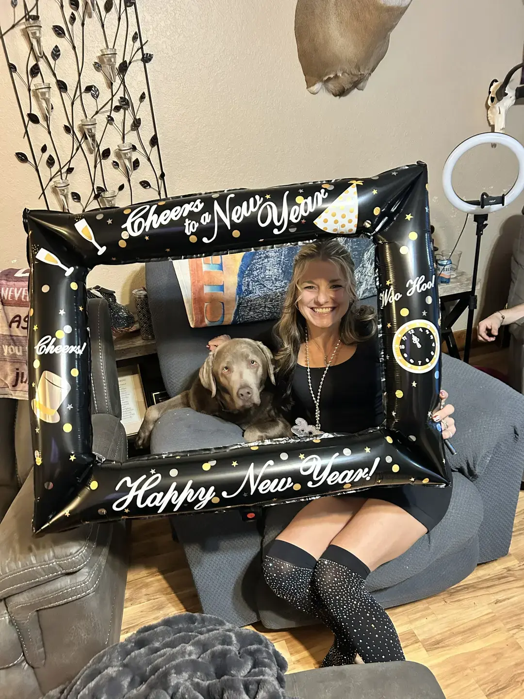 #montanajerseygirl #i❤️tank #happynewyear2025 #selfieframe #photoboothprops 