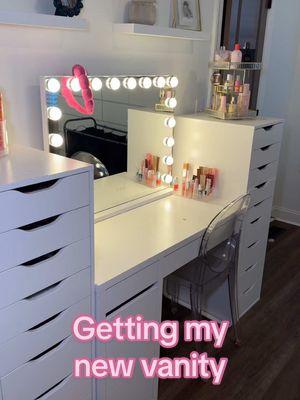 Nothing beats fb marketplace #girls #sisters #foryoupage #vanity #vanitysetup #forthegirls #foryourpage #marketplace #storytime #MomsofTikTok #girlsoftiktok #makeup #ikea 