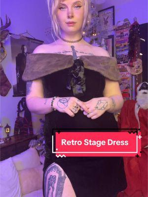 I have no words 😶 #retrostage #vintagefashion #retrofashion @RETRO STAGE SHOP  