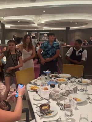 @Royal Caribbean  #macarena #teens #cruise #cruisetok #royalcaribbean #utopiaoftheseas 