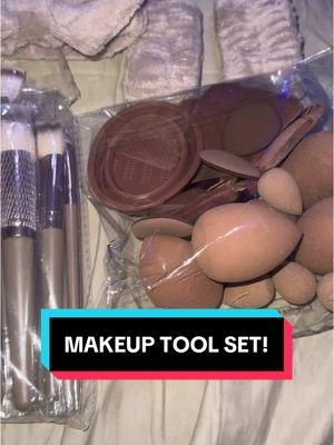 THIS SET IS A STEALLLLLL! #brushset #makeuptoolset #makeuptools #fashionlookbook #tiktokshopholidayhaul #NewYearNewAura #