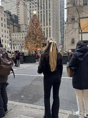 #rockefellercenter #christmastree #christmas #nyc #newyork #rockefeller #usa  #newyear 