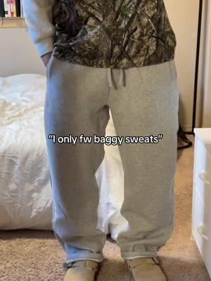 Snm igy #baggysweatpants #baggypants #baggysweats #mensfashion #fashiontiktok #tiktokshoplastchance #tiktokshopyearendsale #tiktokshopnewyearnewaura #spotlightfinds 