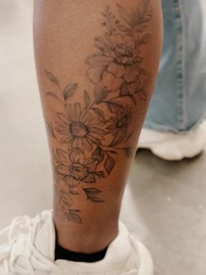 Floral tattoo inspiration: birth flowers ✿ . . . #finelinetattoo #lasvegasfinelinetattoos #vegastattooartist #daintytattoo #tattooidea #legtattoo #floraltattoo #eleganttattoo #finelinetattooideas #minimalistictattoo #girlytattoo #firsttimetattoo #firsttattooideas