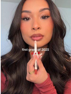 happy 2025 angels✨❤️ do you have any resolutions for this year? mine is to continue creating and be kinder to myself 🙂‍↕️ products: @hudabeautyshop peach corrector, black kohl liner, cookie dough concealer @DanessaMyricksBeauty yummy skin shade 7 @REFY tan cream bronzer @Juvia’s Place tulip glow blush @ONE SIZE BEAUTY ultra peach powder @Armani beauty bronzing powder @Diorbeauty rosewood blush @Hourglass Cosmetics ray glitter topper @Glossier flush lip liner @LAWLESS Beauty cherry vanilla gloss @Rudi Berry 🍓 @beaubble freckle pen  #grwm #grwmmakeup #softglam #softglammakeup #nyemakeup #asianmakeup #asianbeauty 