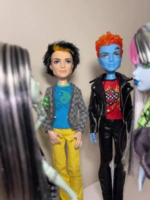 Oh Frankie… #monsterhigh #frankiestein #jacksonjekyll #holthyde #monsterhighg1 #monsterhighg3 #monsterhighdoll #monsterhighdolls #monsterhighcollector #monsterhighcollection #monsterhighcommunity #dolls #dollcollector #dollcollection #dollcommunity #dolltok #dolltiktok #dollfyp #monsterhighfyp 