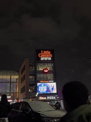 i wish i would’ve recorded when they put us on the big screen 😭 but we had a great time  #blackgirltiktok #detroit #littlecaesarsarena #detroitpistons #NBA #CapCut 