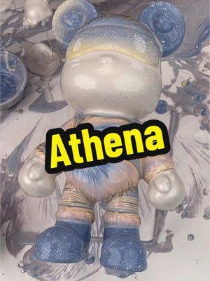 Fluid artwork production processes-Athena#fluidart #fendooyfluidbear #handmadegifts #giftideas #DesapegaOLX #DIY #bearbrick 