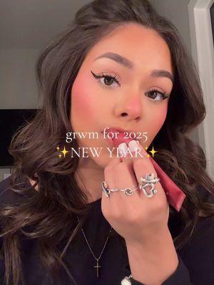 last get ready with me in 24' #newyear #25 #gradyear #fyp #grwmroutine #makeuptutorial 