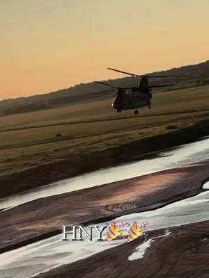 Happy New Year everyone 🎉 #typ #foryou #foryoupage #newyears #2025 #newyear #aviation #helicopterhelicooter #chinook #army 