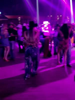 Grupo Laberinto Baile 💃🏻 #grupolaberinto #escapade2001 #sabadito #fypシ゚viral #fortworth #bailes #fortworth #fyppppppppppppppppppppppp #fwtx #viral_video #fy #paratiiiiiiiiiiiiiiiiiiiiiiiiiiiiiii #2001 #dj #dallastexas 