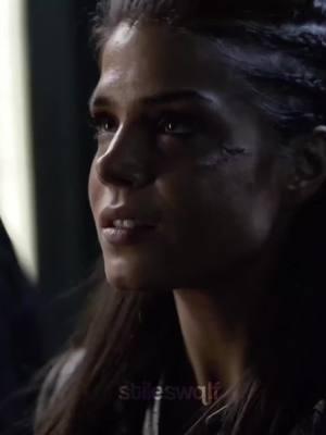 “i wanna speak in code” and it’s trigedasleng ! forever mourning them  #linctavia #the100 #octaviablake #lincolnkomtrikru 