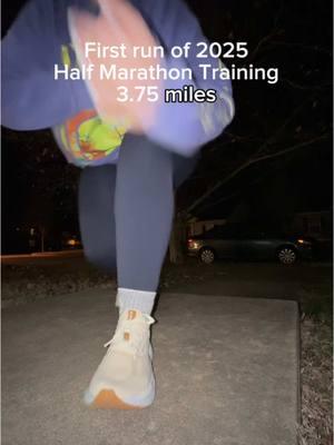 My headphones really did me dirty 🥲  #halfmarathontraining #runningmotivation #runningtiktok #halfmarathonprep #halfmarathon #halfmarathonrunner 