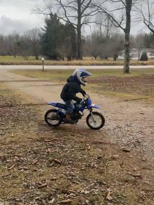 When your 5 year old is singing at his own concert while taking laps around the house 🤘🏼🤘🏼#fypシ #fyp #dirtbikelife #moods #countrymomma #momsontiktok #rockstar #mommaslove 