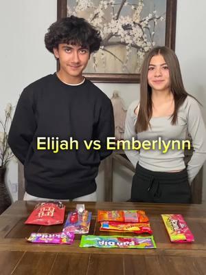 Elijah vs Emberlynn #familygamenight #partygames #games #familygames #GameNight #gamestoplay #fungames #groupgames #gameideas 