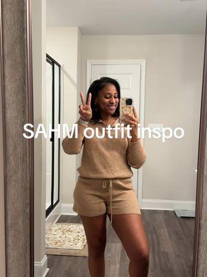 Todays OOTD & it was soo comfy.😊 #momstyle #sahmlife #blacksahm #roadto70k #everydayoutfit #ootdinspo #momootd #momoutfit #sahmootd #stayathomemom 