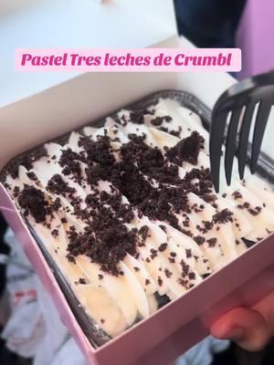 Pastel de tres leches @Crumbl #crumblcookies #crumbl #galletasdecoradas #pasteltresleches🎂 #tresleches #tresleches #treslechescake #Crum #crumbltiktok #postres #galletasdelasemana #crumblecookie #foryoupage #fyp 