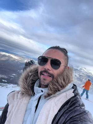 Y el camino es HERMOSO! #mammothmountain #mammothlakes #california #winter #january1st2025 #fersagreeb #televisa #univision #holiday #familyvacation #snow 