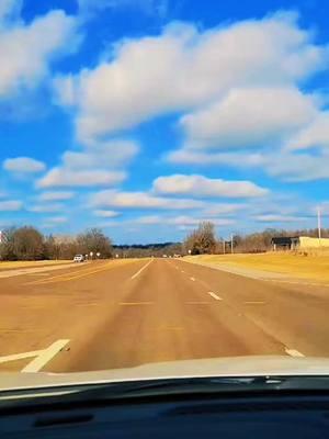 OHMYGOODNESS THAT SKY 😲😁👍🏻💙☁️☁️💙☁️☁️💙🎶🌤🎶 #skywatcher #beautifulskys #cloudlover #Tennessee #ridealong #ridewithme #peaceful #blessedlife #greatfulheart #lifealone #newlifechapter #preciousmemories #peaceful #beautiful #kindnessmatters #unconditionallove 